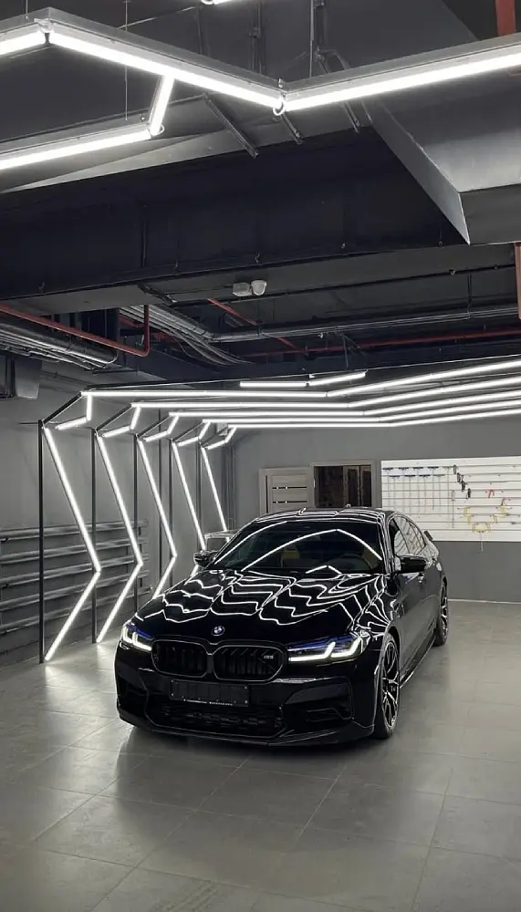 Hall de detailing climatisé de l'atelier Obsidian